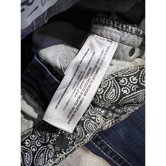 Ariat women's Jeans 26R Inseam Is 31 Inches - Picture 7 of 10